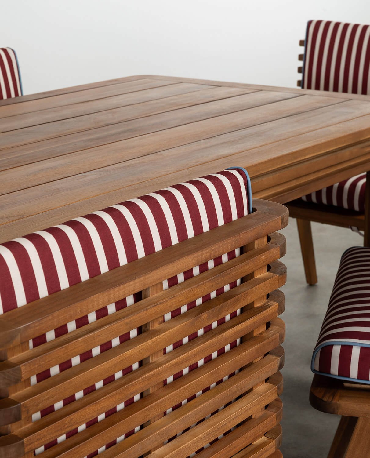 Set di un Tavolo Rettangolare e 6 Sedie in Legno d'Acacia e Tessuto Hazan , immagine della galleria 2