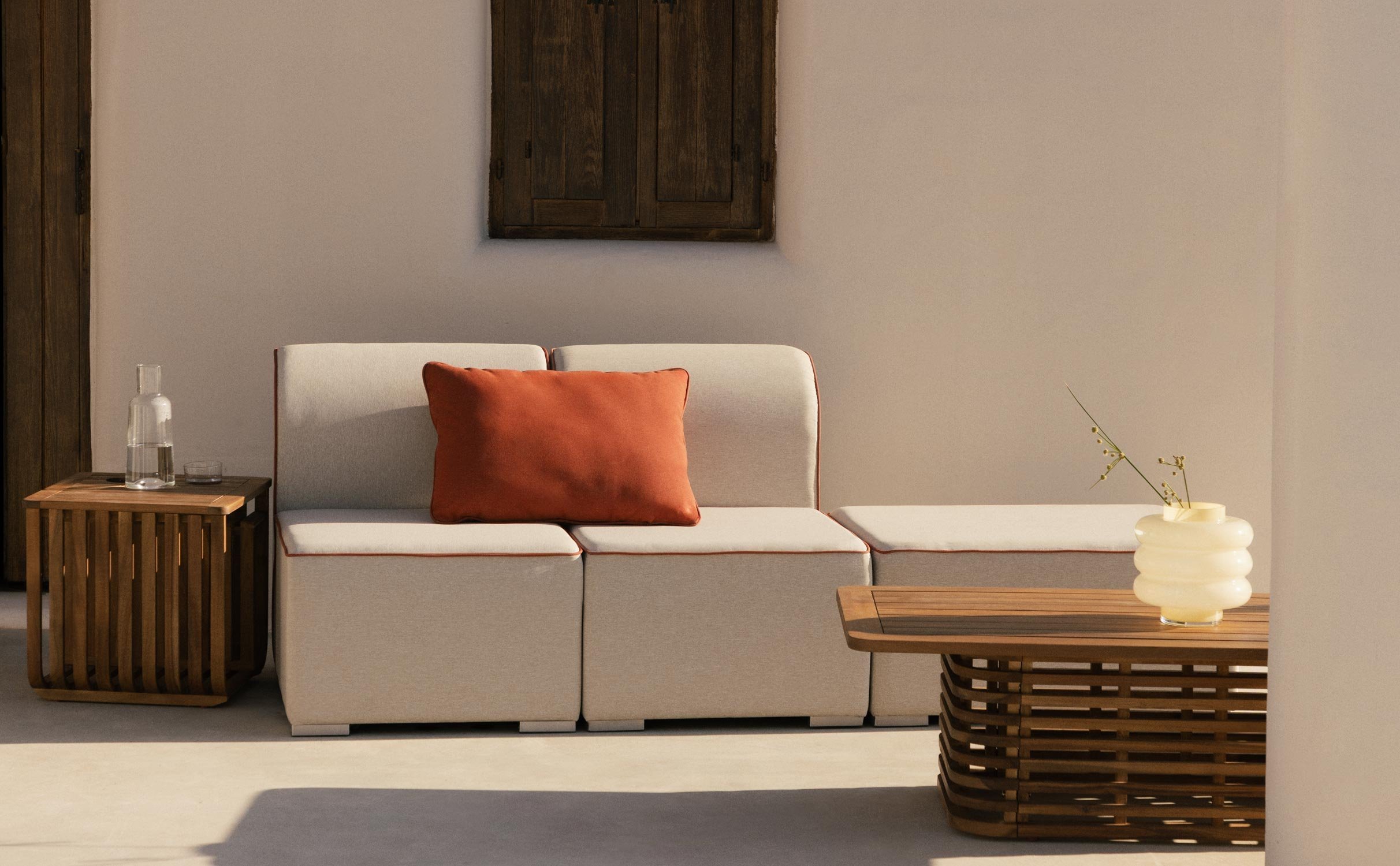 Divano da Giardino Modulare 2 Pezzi Poltrona in Tessuto e Puff Lagos, immagine della galleria 1