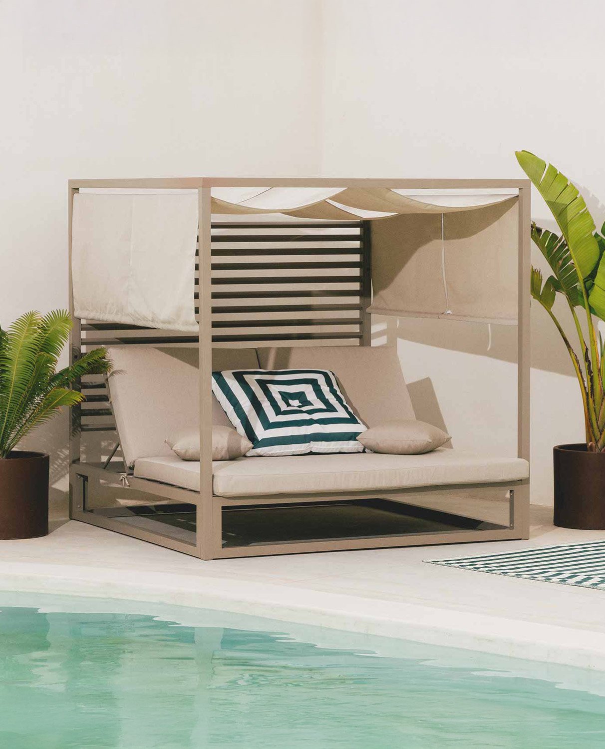 Letto Balinese Reclinabile in Tessuto e Alluminio Mersia, immagine della galleria 2