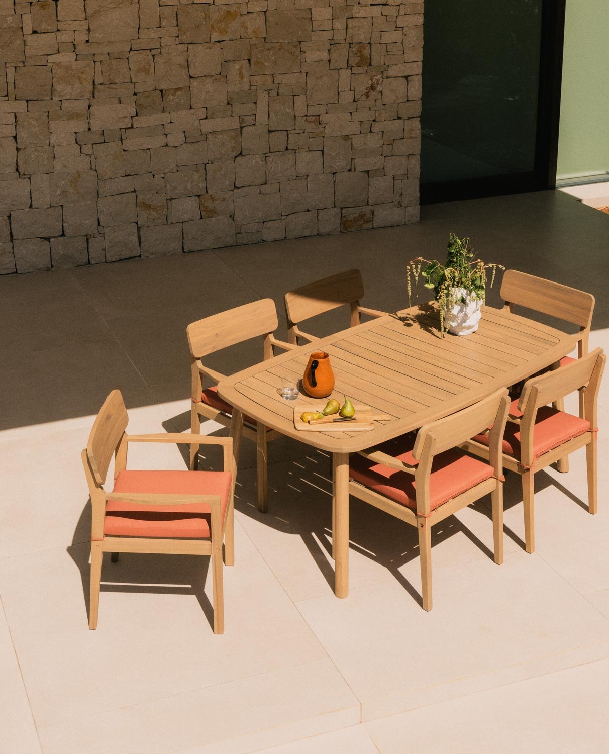 Set Tavolo Rettangolare (180x100 cm) e 6 Sedie in Legno di Acacia con Braccioli da Esterno Marla, immagine della galleria 2