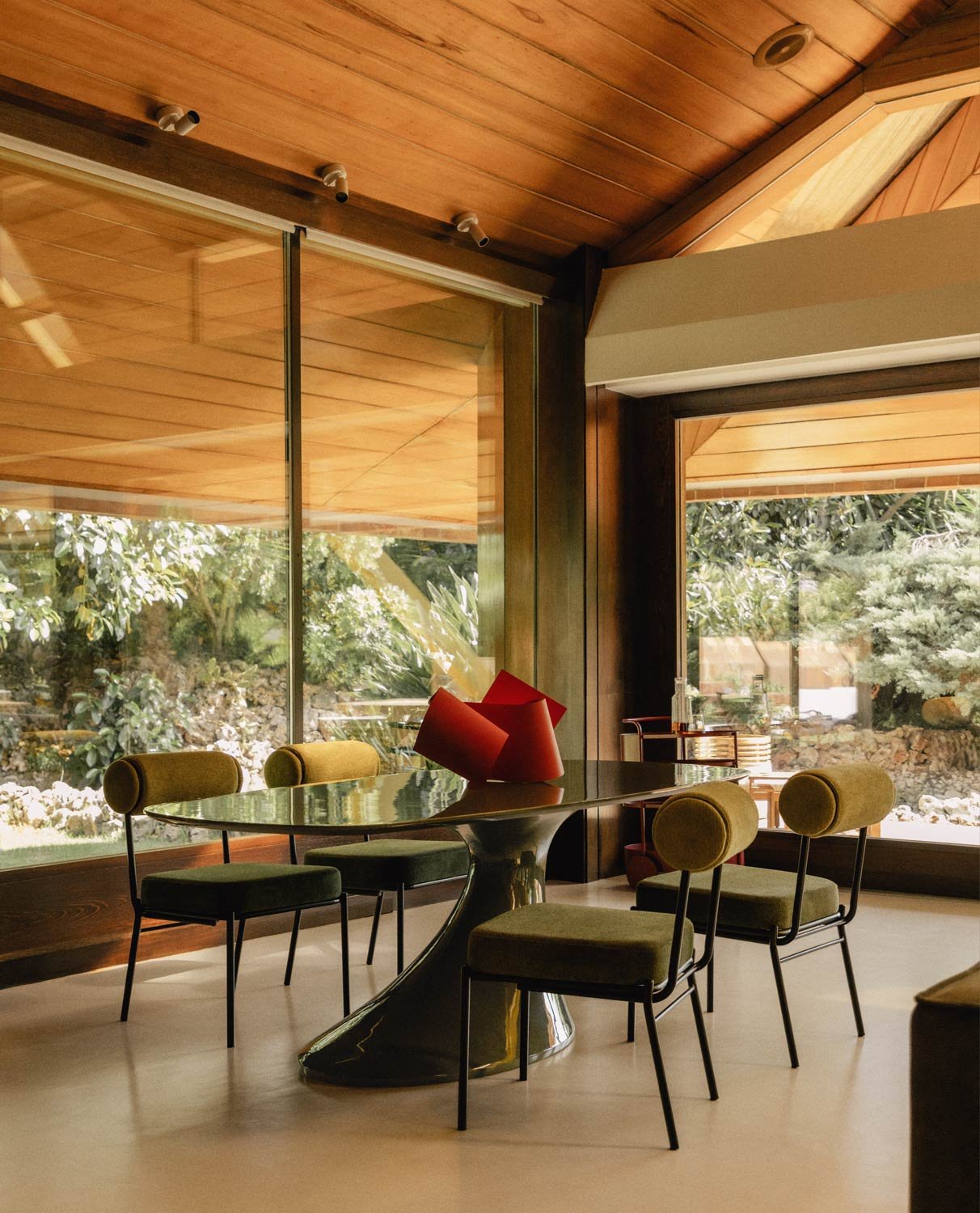 Set di Tavolo da Pranzo Rettangolare in Legno Cool Flawas e 4 Sedie in Tessuto Elin, immagine della galleria 2