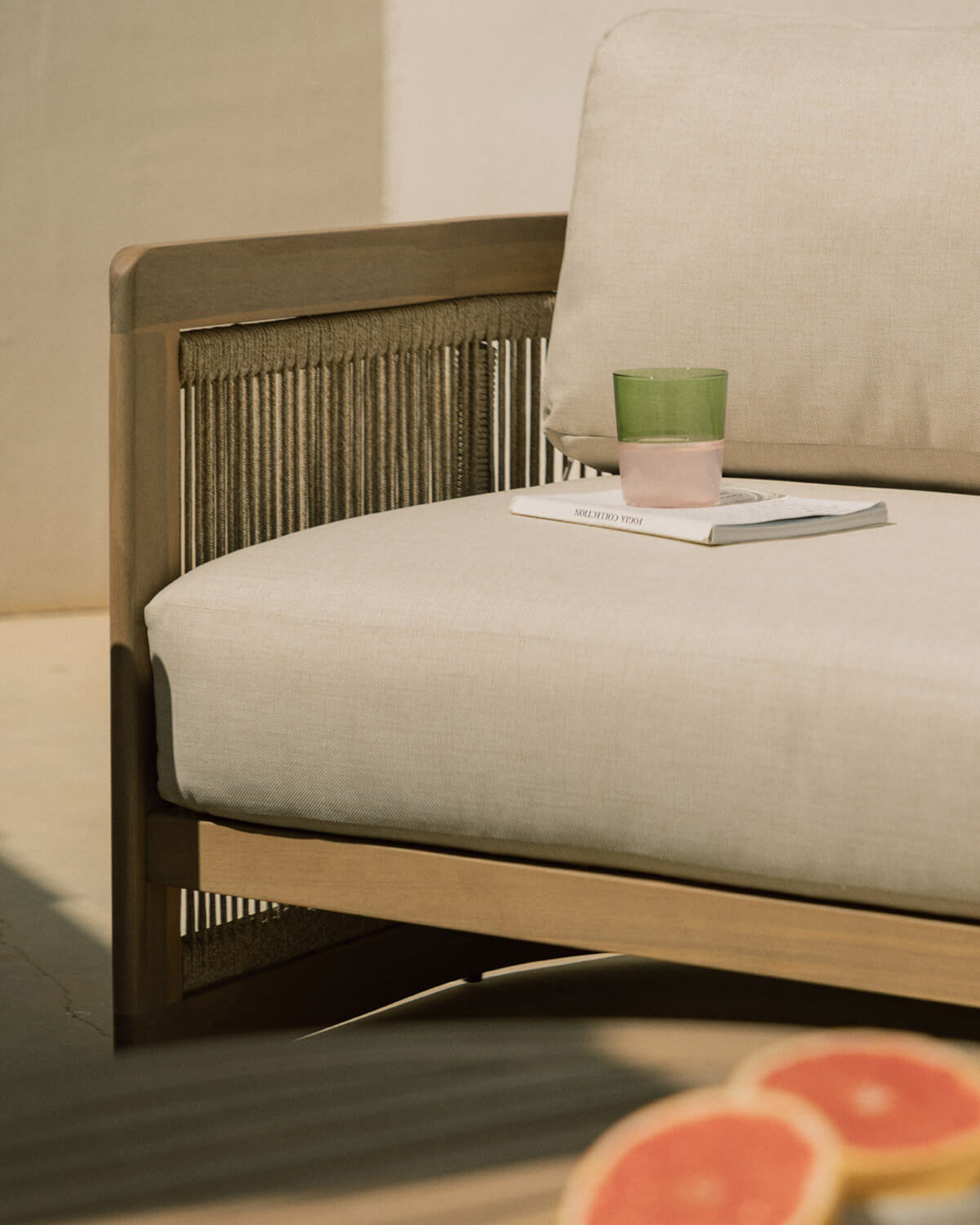 Divano da Giardino a 2 Posti in Legno di Acacia con Cuscini Mares, immagine della galleria 3