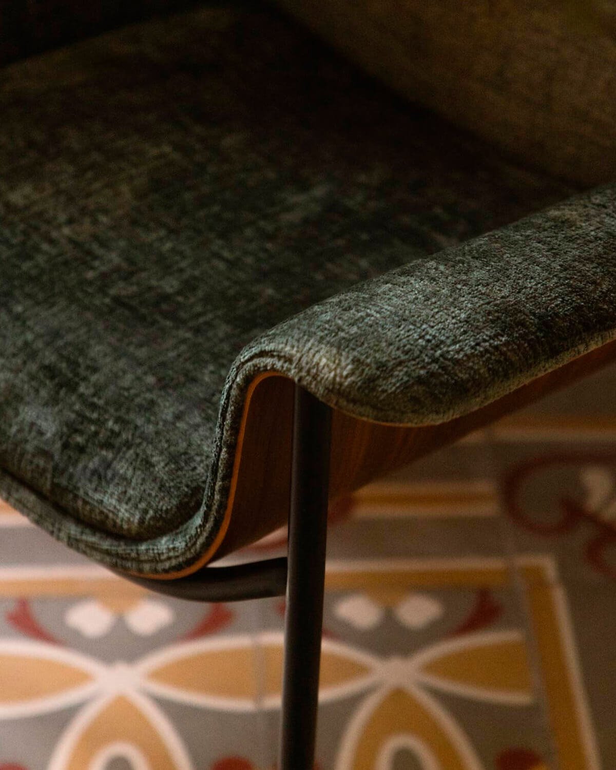 Poltrona con Braccioli in Legno e Tessuto Rinu, immagine della galleria 3