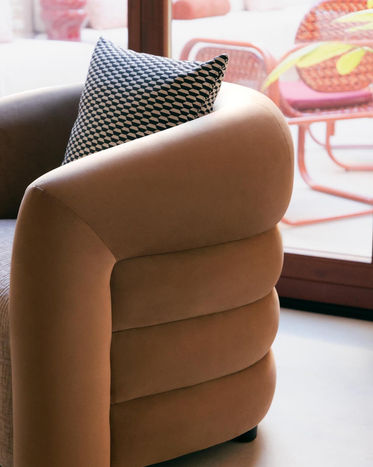 Poltroncina in Tessuto Deian, immagine della galleria 3