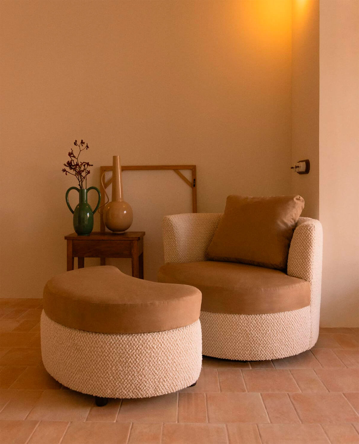 Poltroncina in Tessuto con 3 Cuscini e Poggiapiedi Jace, immagine della galleria 2
