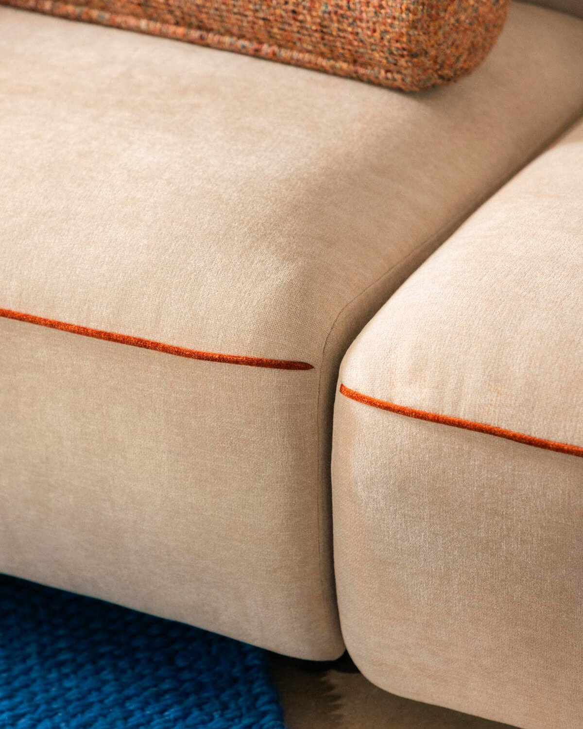 Divano Angolare Modulare in 2 Pezzi con Pouf Rotondo in Tessuto Ilham , immagine della galleria 3