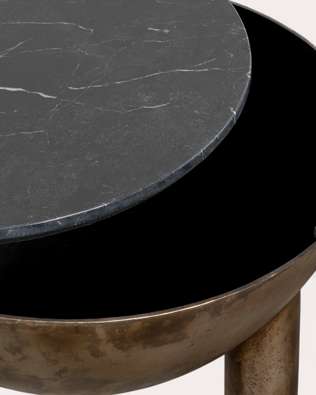 Tavolino Rotondo con Contenitore in Marmo e Metallo (Ø60 cm) Lefti, immagine della galleria 4