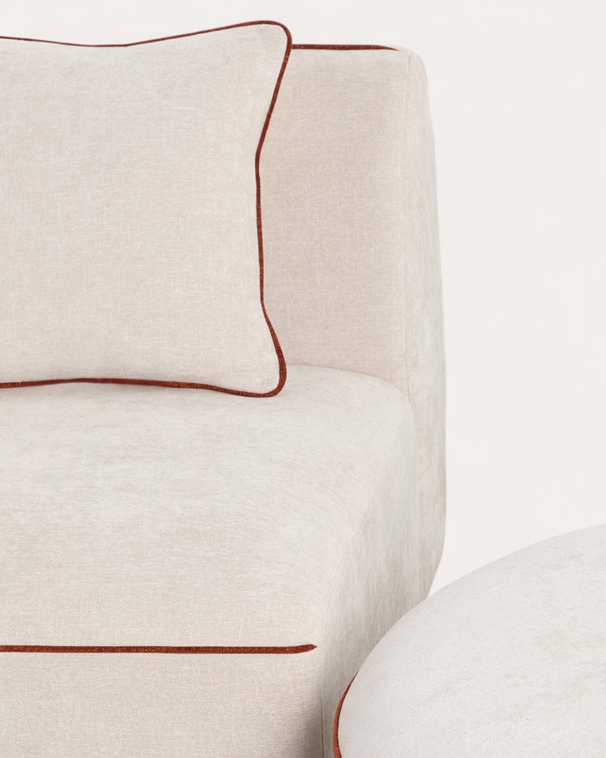 Poltrona Angolare con Puff Rotondo in Tessuto Ilham , immagine della galleria 8