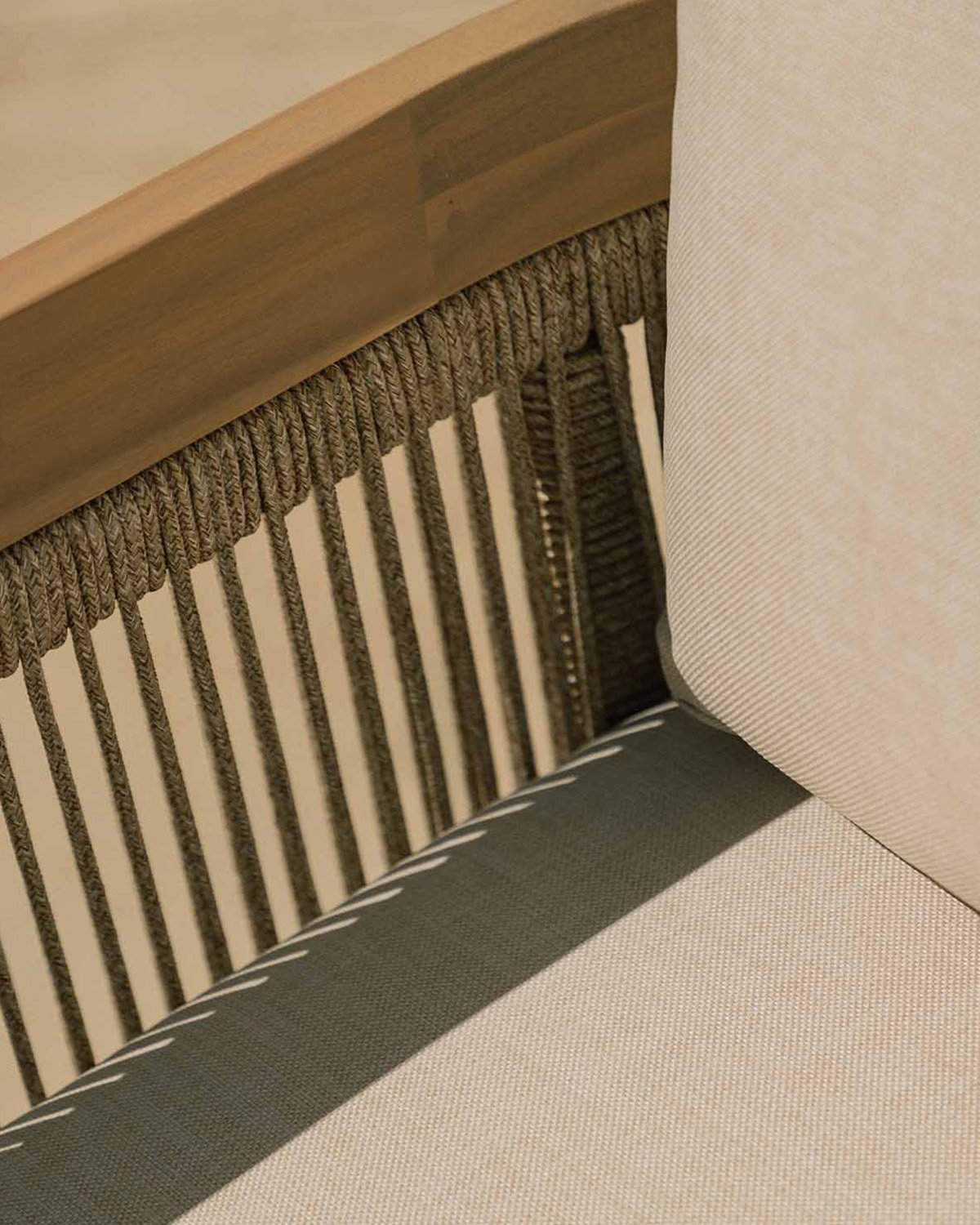 Set da 2 Sedie da Giardino in Legno di Acacia con Cuscini Mares, immagine della galleria 3