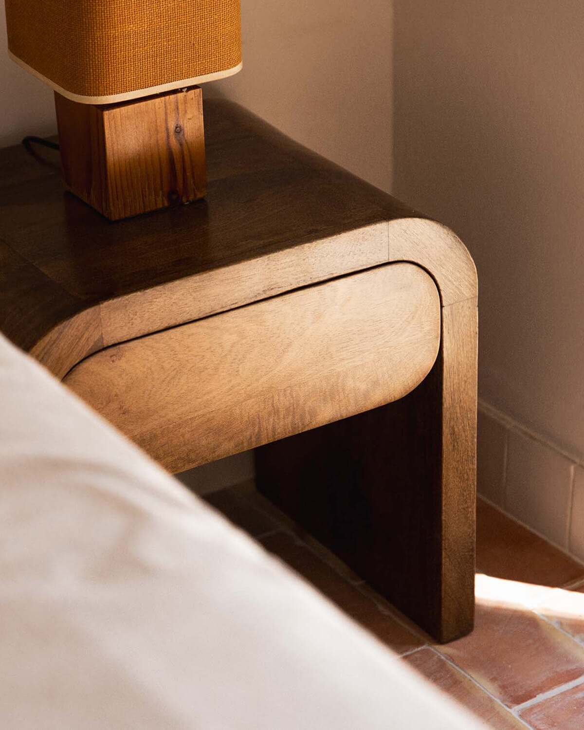 Comodino con Cassetto in Legno di Mango (47x35 cm) Vanile , immagine della galleria 3