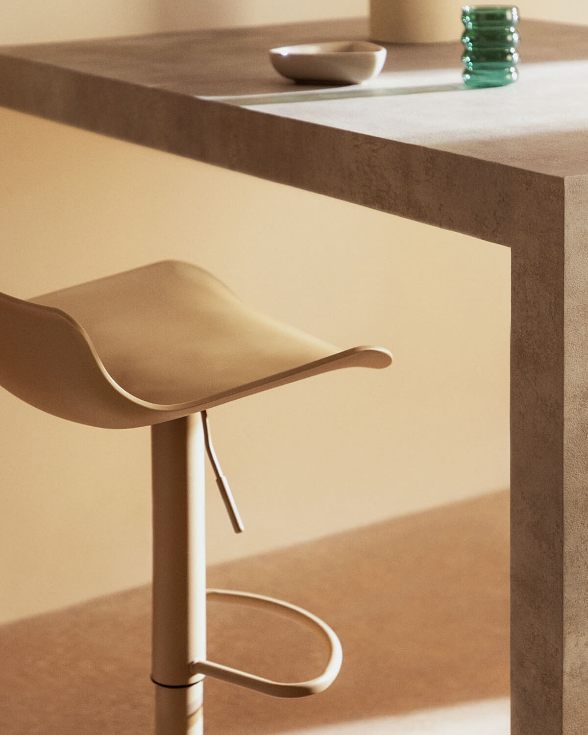 Pack 4 Sgabelli Alti Regolabili in Polietilene e Metallo Corea, immagine della galleria 3