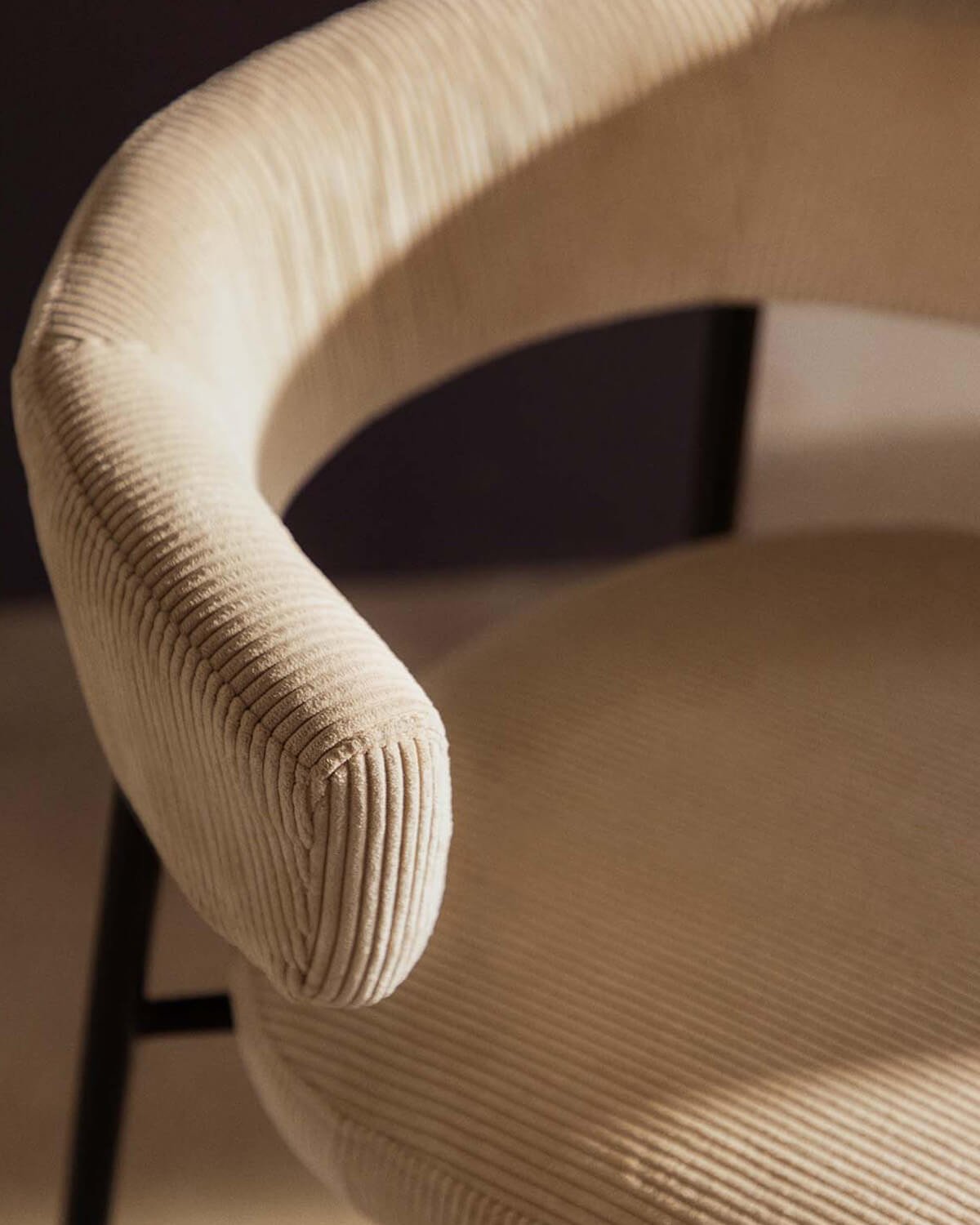 Sgabello Alto in Metallo e Velluto a Coste (74 cm) Eloise, immagine della galleria 3