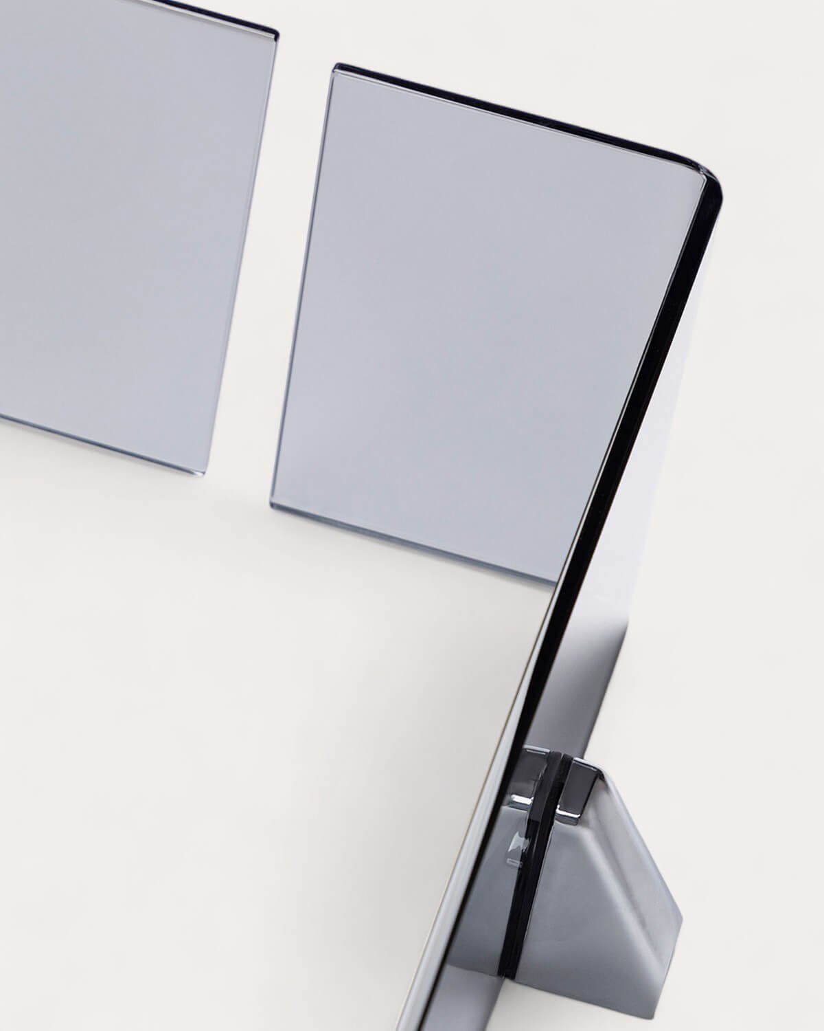 Set di 2 Mensole da Parete in Vetro Curvato Iris, immagine della galleria 3