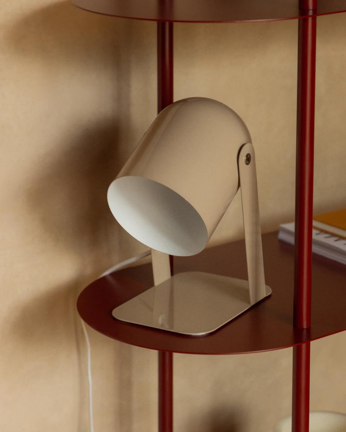 Lampada da Tavolo in Metallo Marís, immagine della galleria 2