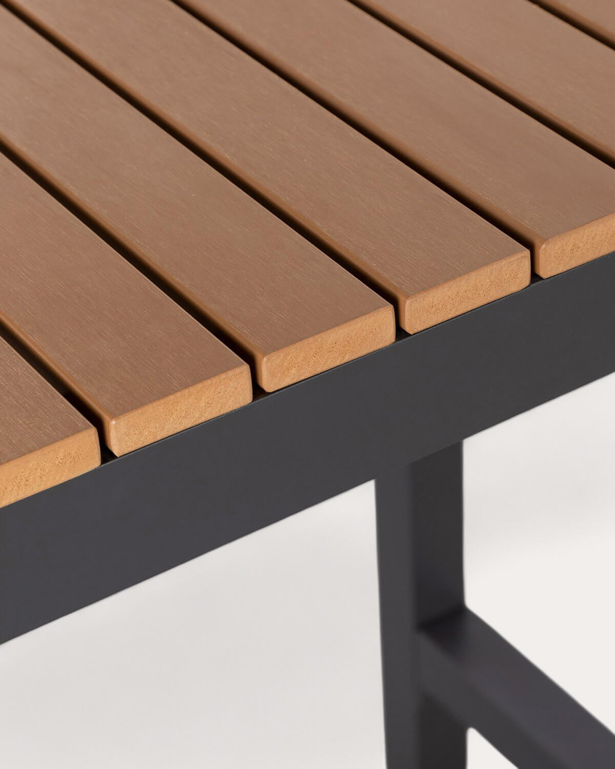 Set di Tavolo Alto e (130x70 cm) 4 Sgabelli Alti da Esterno in Alluminio Korce, immagine della galleria 6