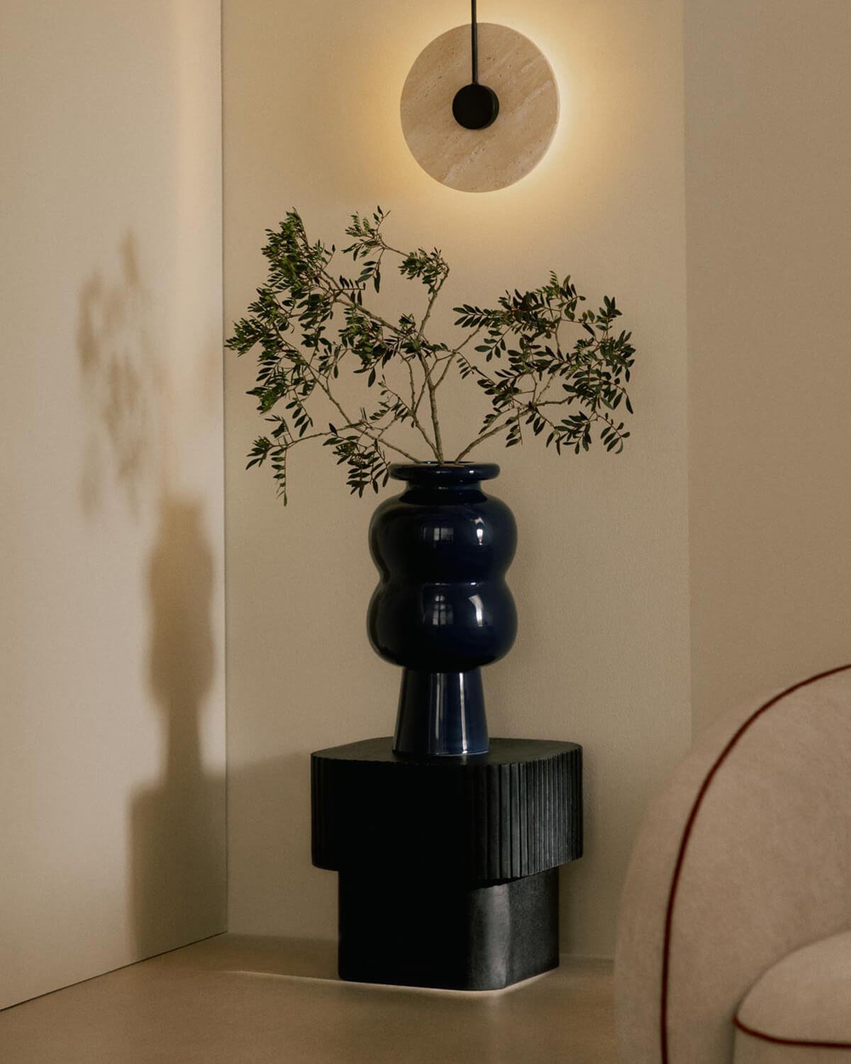 Lampada da Parete a Led in Metallo con Marmo Travertino Nadir, immagine della galleria 2