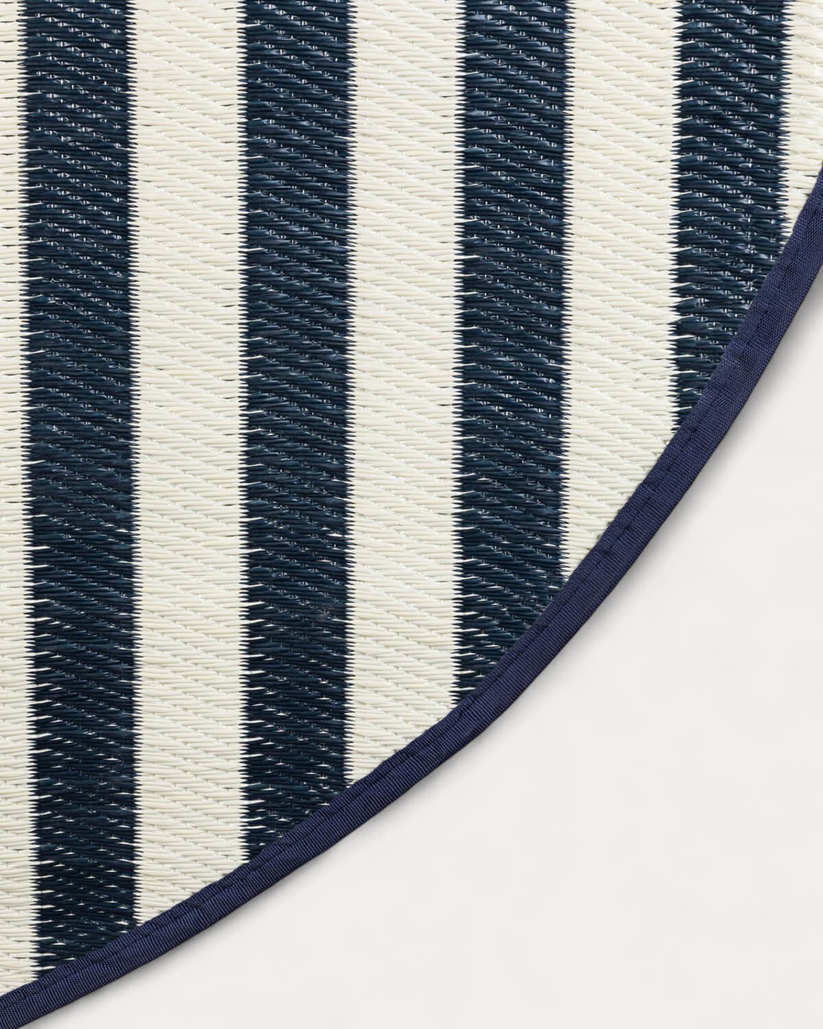 Tappeto da esterno rotondo in polipropilene (Ø149 cm) Cierzo, immagine della galleria 4