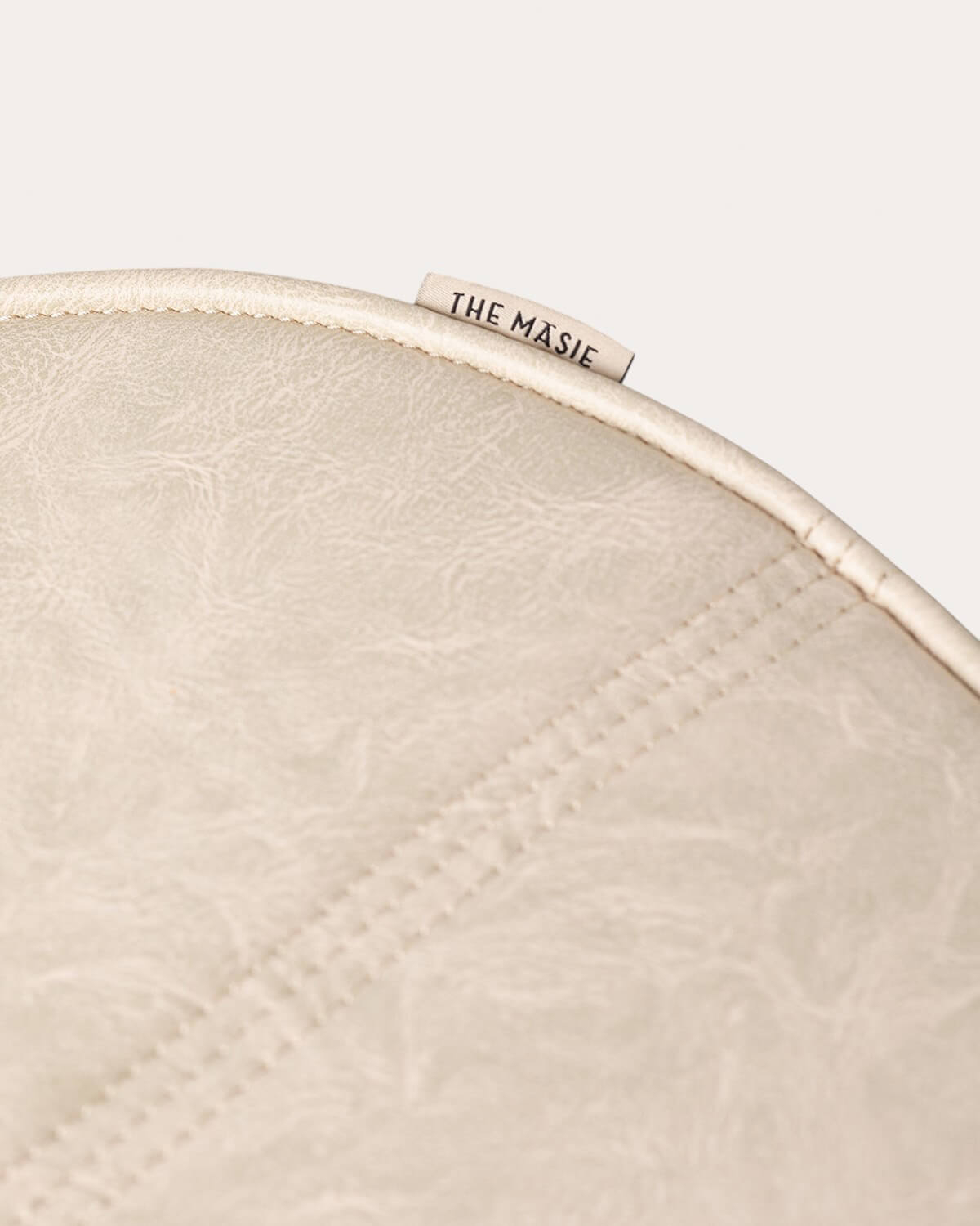 Cuscino Rettangolare in Similpelle (42,5x41 cm) per Sedia Aras, immagine della galleria 8