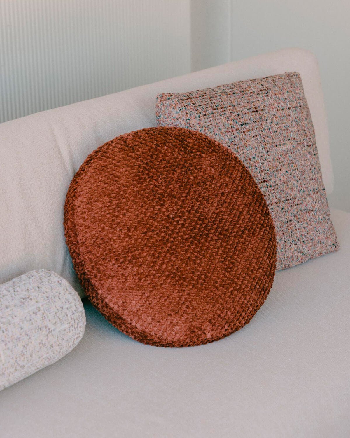 Cuscino Rotondo in Tessuto (Ø45 cm) Pompons, immagine della galleria 2