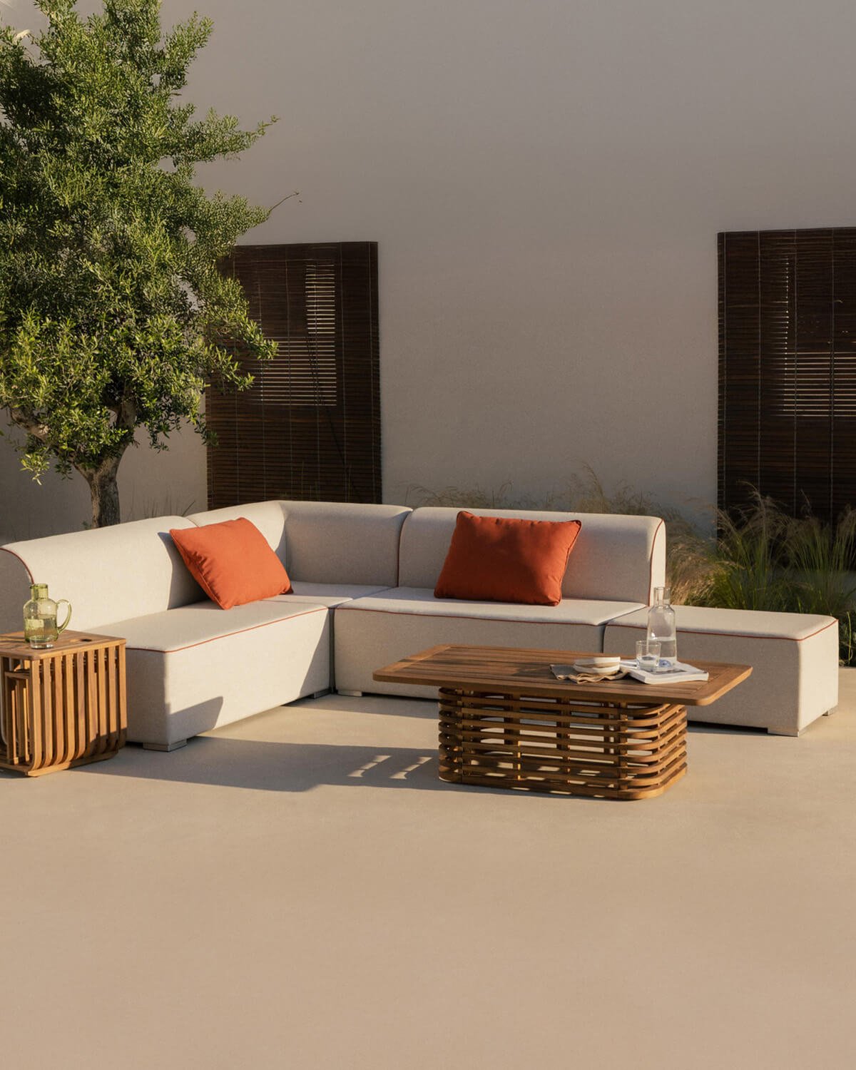 Divano da Giardino Loft Modulare in 3 Pezzi con Divani Angolari e a 2 Posti con Puff in Tessuto Lagos, immagine della galleria 2