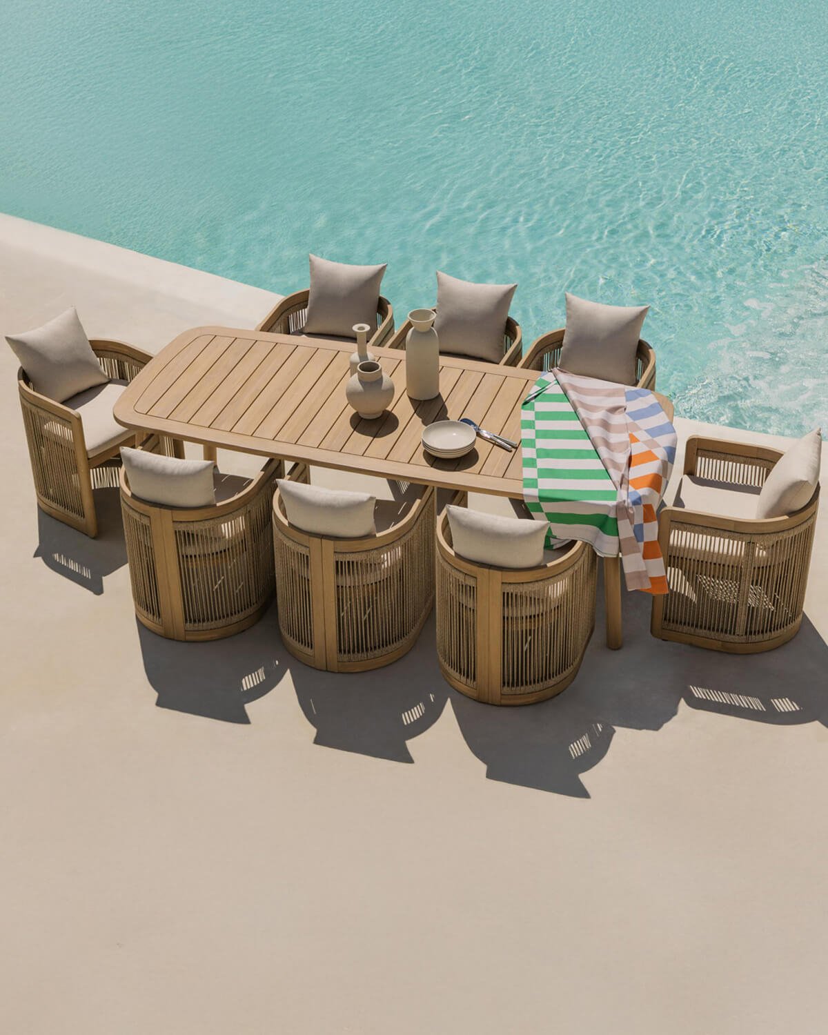 Set Tavolo Rettangolare Marla (240x100 cm) e 8 Sedie in Legno di Acacia da Esterno Mirla, immagine della galleria 2