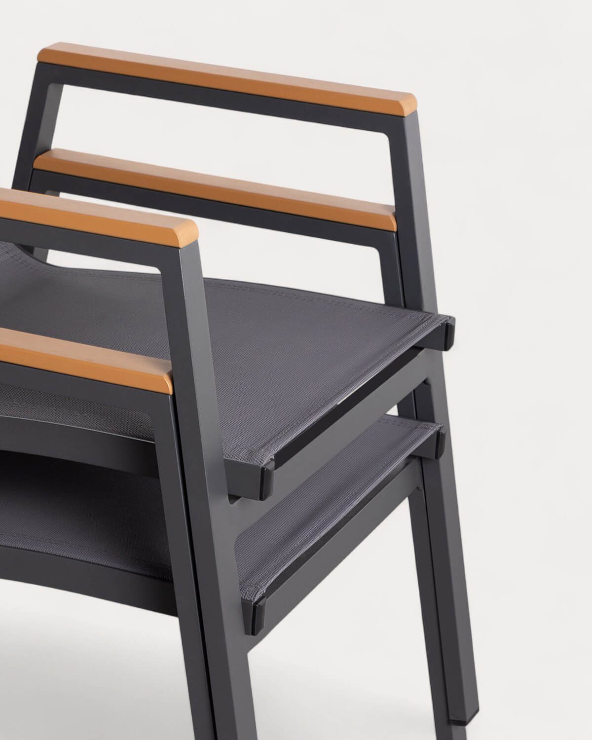 Set Tavolo in Alluminio (180x90 cm) e 4 Sedie da Esterno Korce, immagine della galleria 8