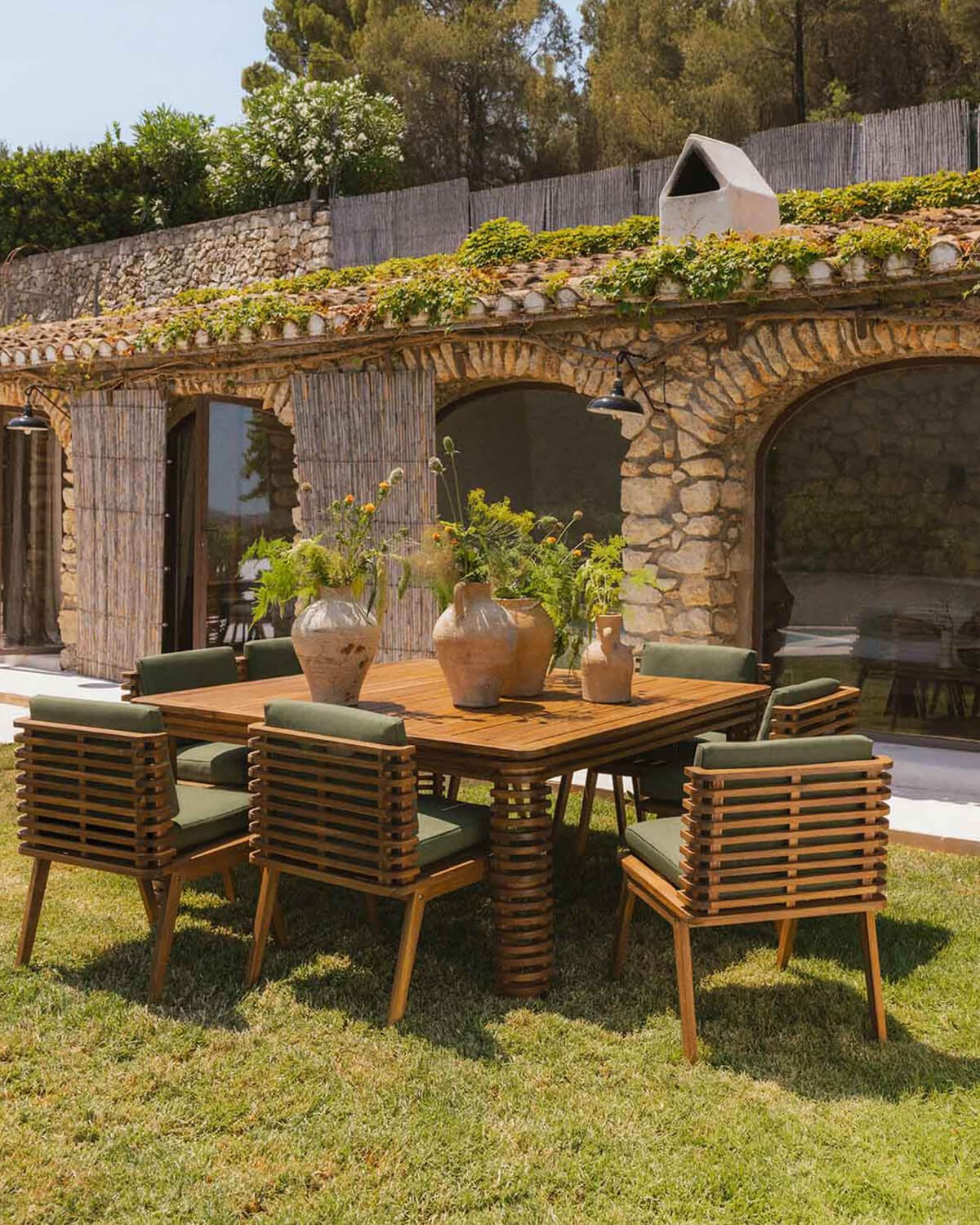 Set di un Tavolo Quadrato (160x160 cm) e 8 Sedie in Legno d'Acacia e Tessuto per Esterni Hazan , immagine della galleria 2