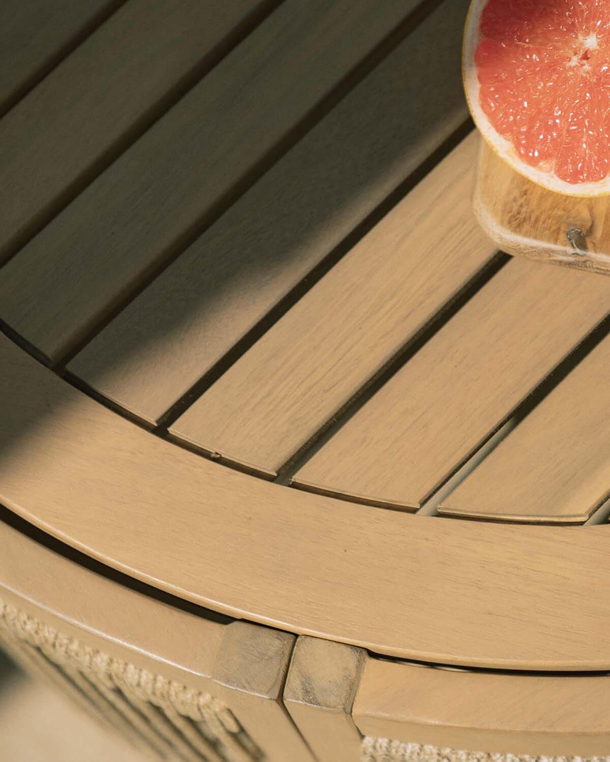 Set da Giardino con Divano a 2 Posti, 2 Poltrone e Tavolino in Legno di Acacia e Corda Mares, immagine della galleria 3