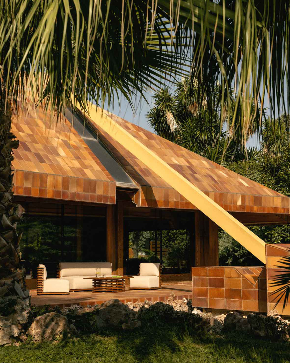 Set da Giardino con Divano a 3 Posti, 2 Poltrone e Tavolino in Legno di Acacia e Tessuto Hazan, immagine della galleria 2