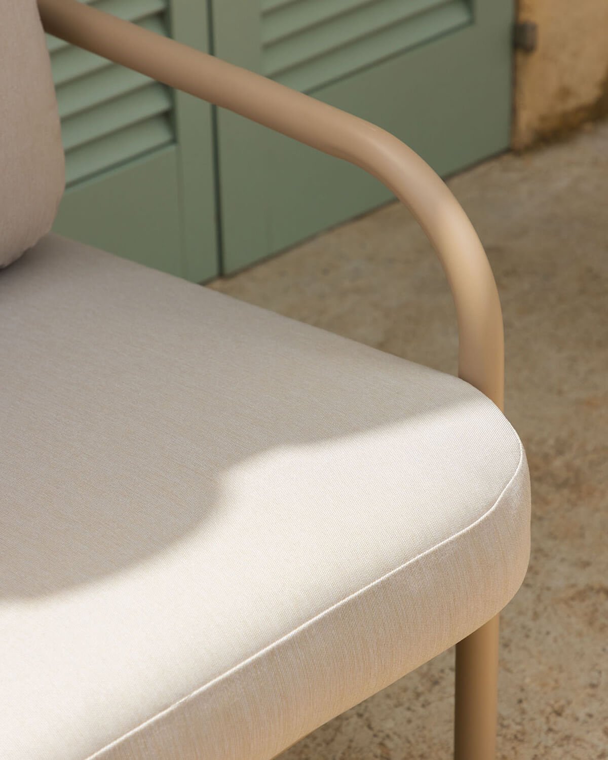 Set da Giardino con Divano a 2 Posti, 2 Poltrone e Tavolino in Metallo e Tessuto Aleina, immagine della galleria 3