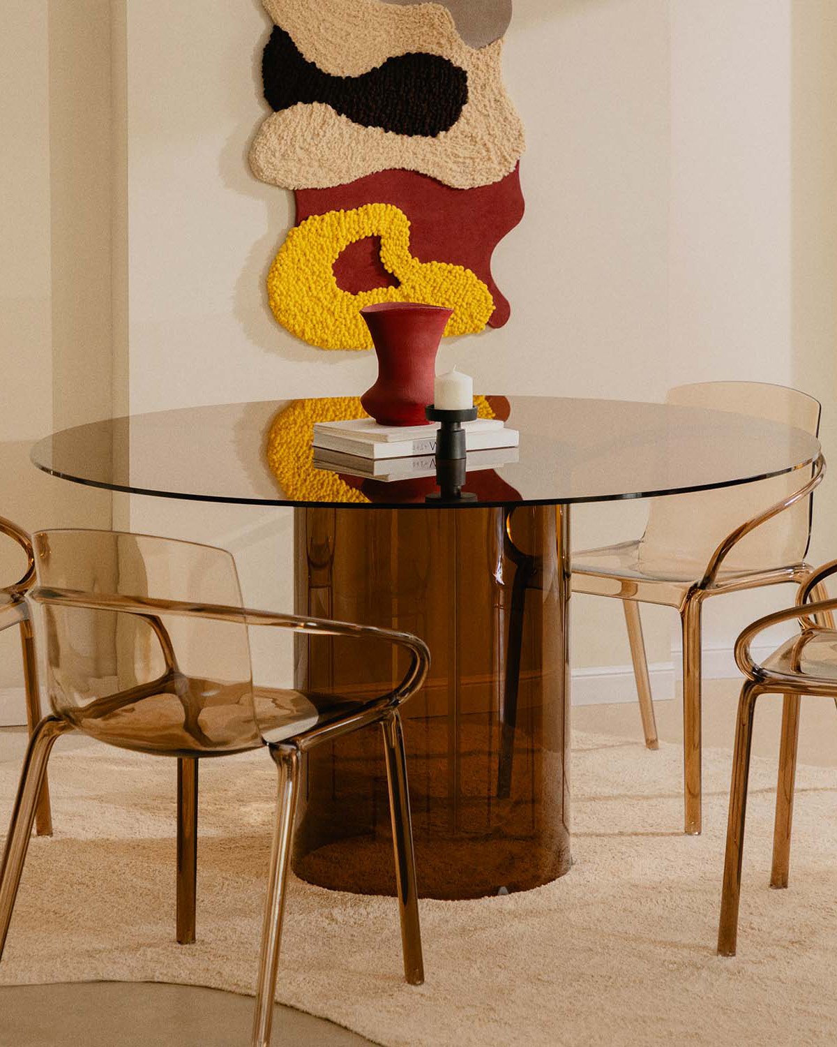 Set da Pranzo Rotondo in Vetro Temperato (Ø140 cm) Kolu e 4 Sedie in Policarbonato Zuera, immagine della galleria 2