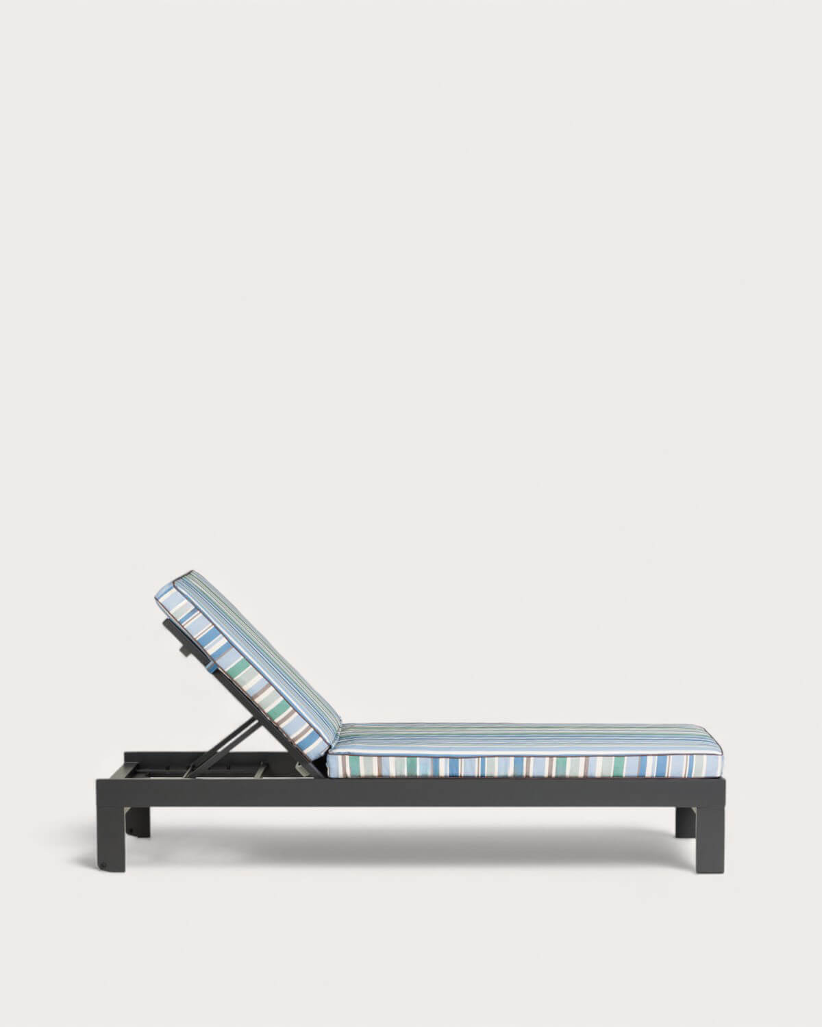 Lettino Prendisole Reclinabile in Alluminio Kreta con Cuscino in Tessuto Edimbra, immagine della galleria 3