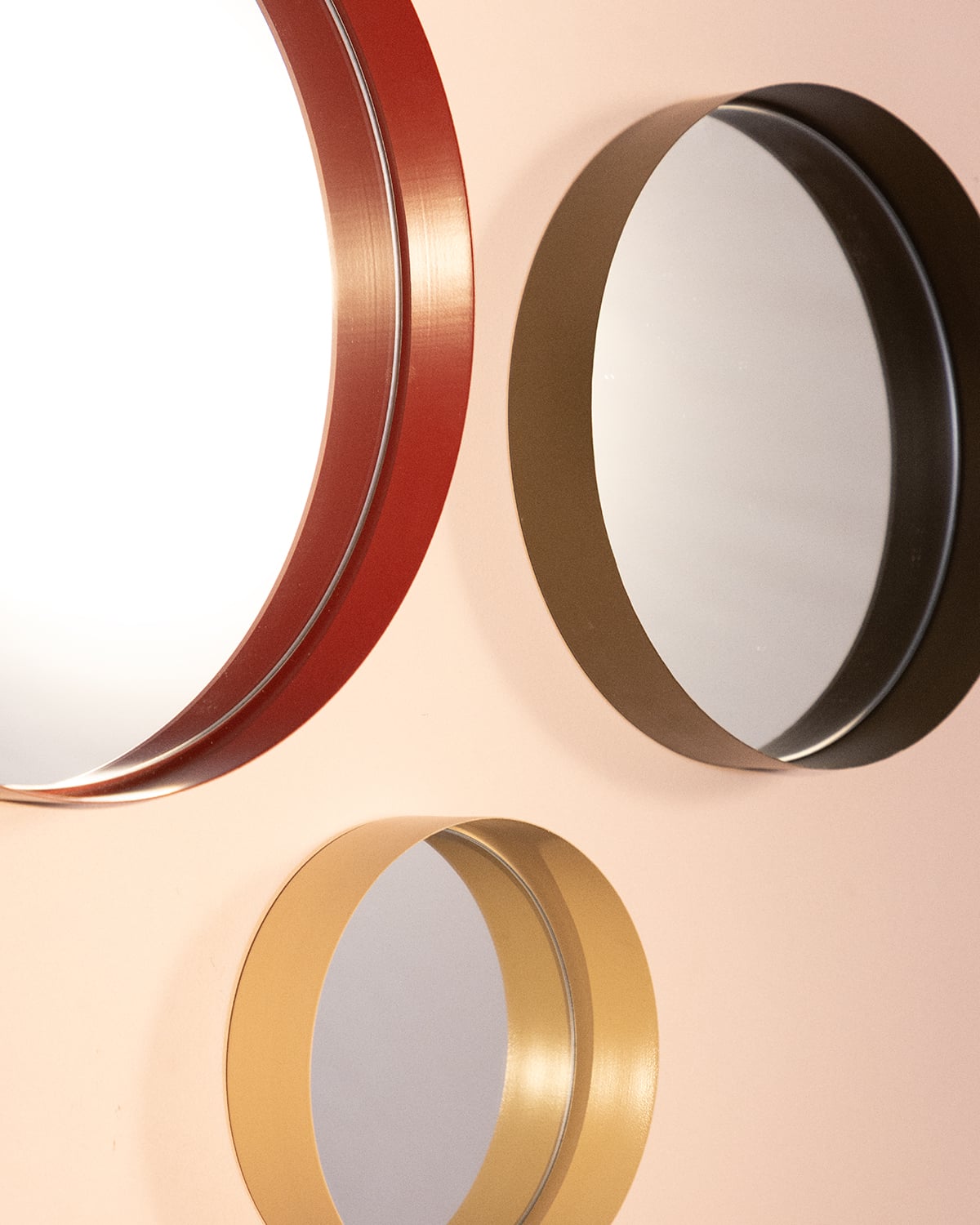 Set di 3 Specchi da Parete Rotondi in Metallo Esdras, immagine della galleria 3