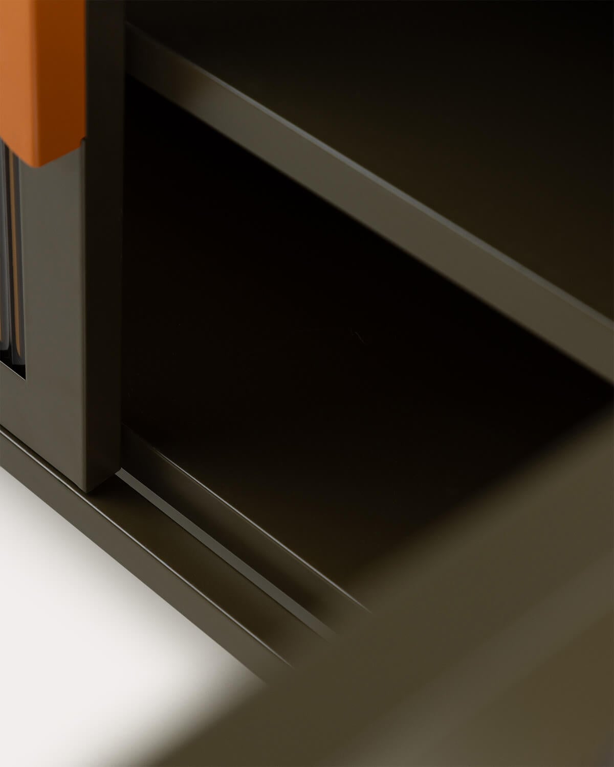 Mobile TV a 4 Ante 160x37 cm in Acciaio Laminato e Vetro Andrius, immagine della galleria 8