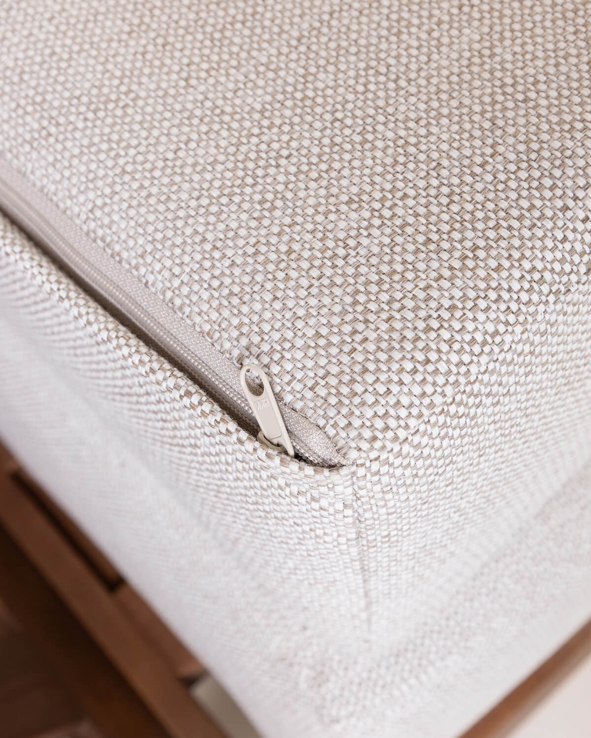 Letto Reclinabile Balinese in Legno di Eucalipto e Tessuto Zoier, immagine della galleria 8