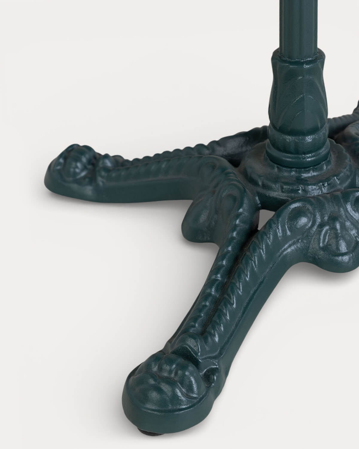 Set Tavolo Rotondo (Ø60 cm) e 2 Sedie da Esterno in Metallo e Rattan Sintetico Yona Bistro, immagine della galleria 11