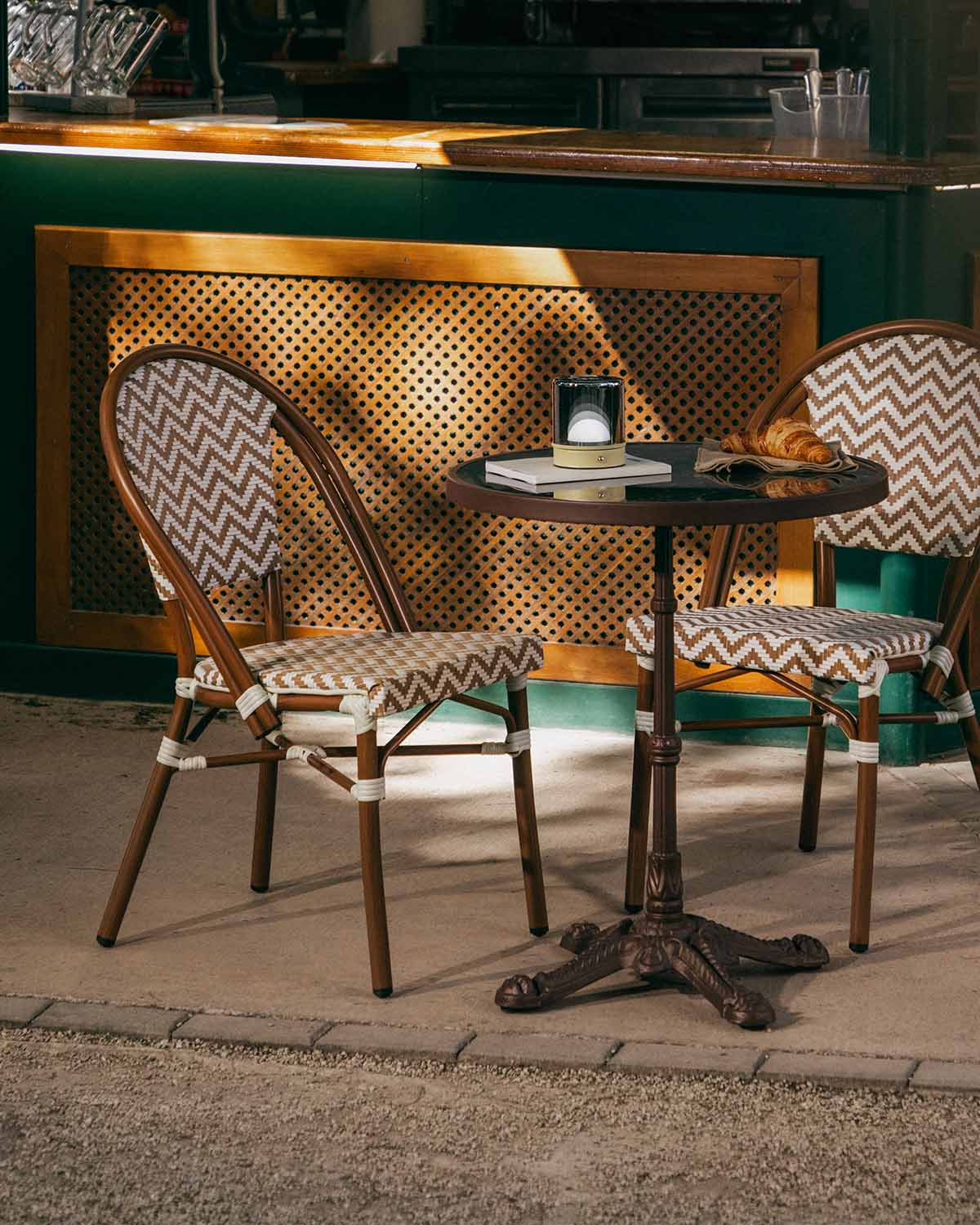 Sedia da Esterno in Alluminio e Rattan Sintetico Yona Bistro, immagine della galleria 2