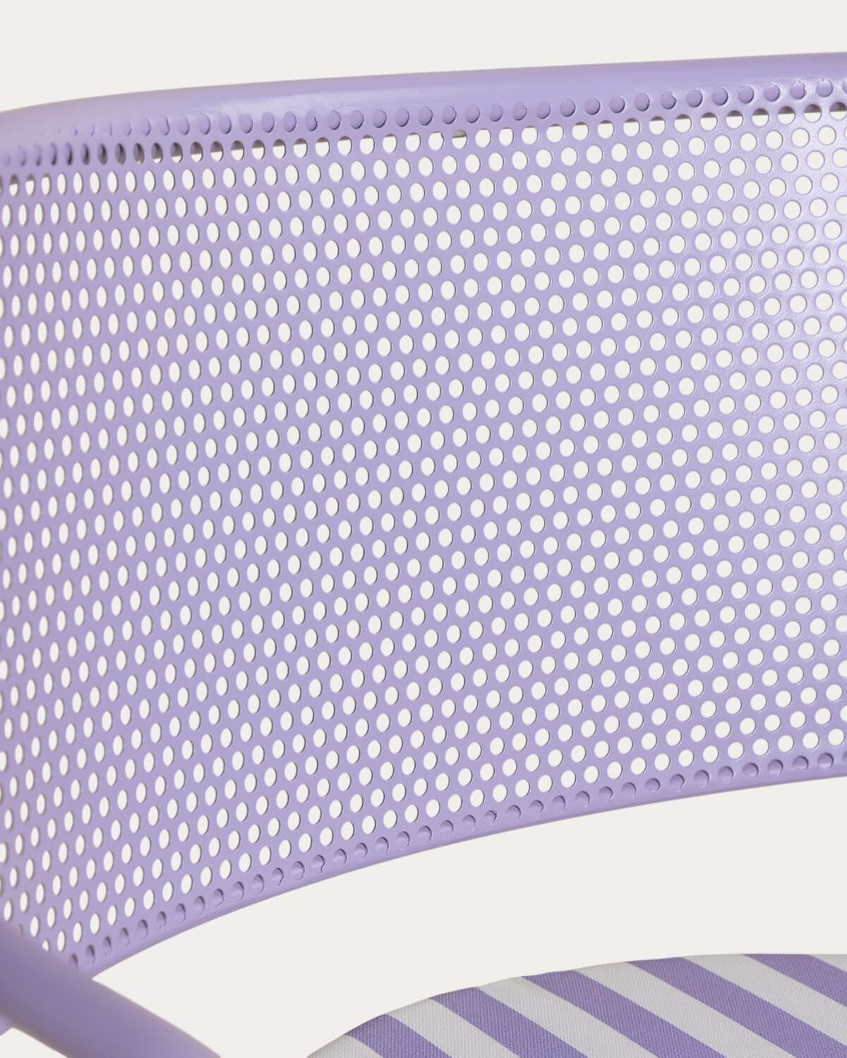 Set da Esterno composto da Tavolo Rotondo (Ø110 cm) e 4 Sedie con Braccioli in Metallo Dorothea, immagine della galleria 7