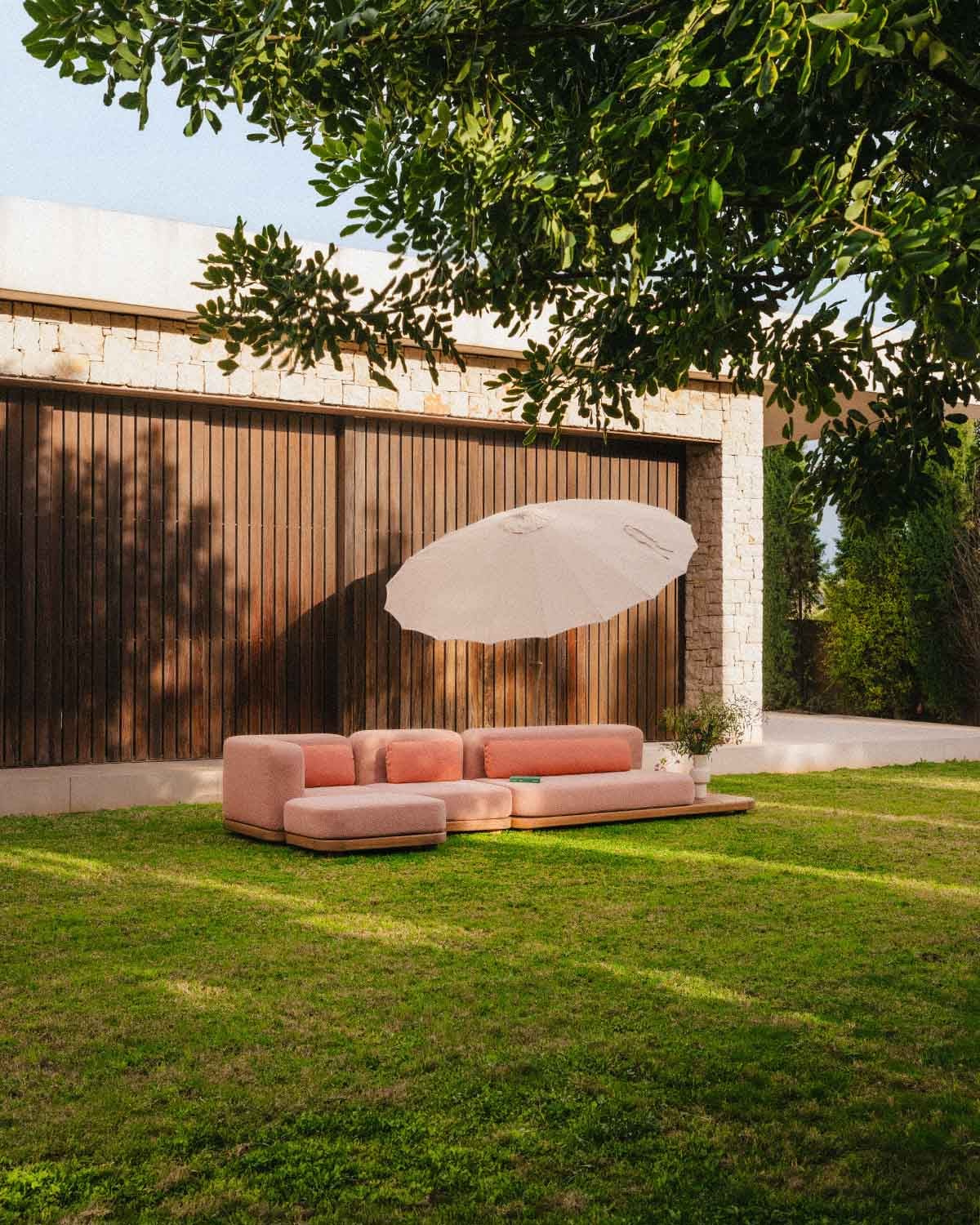 Set di Divani da Giardino Modulari da 3 Pezzi Modulo Divano, Centrale, Angolare con Pouf in Legno di Acacia e Tessuto Redik, immagine della galleria 2