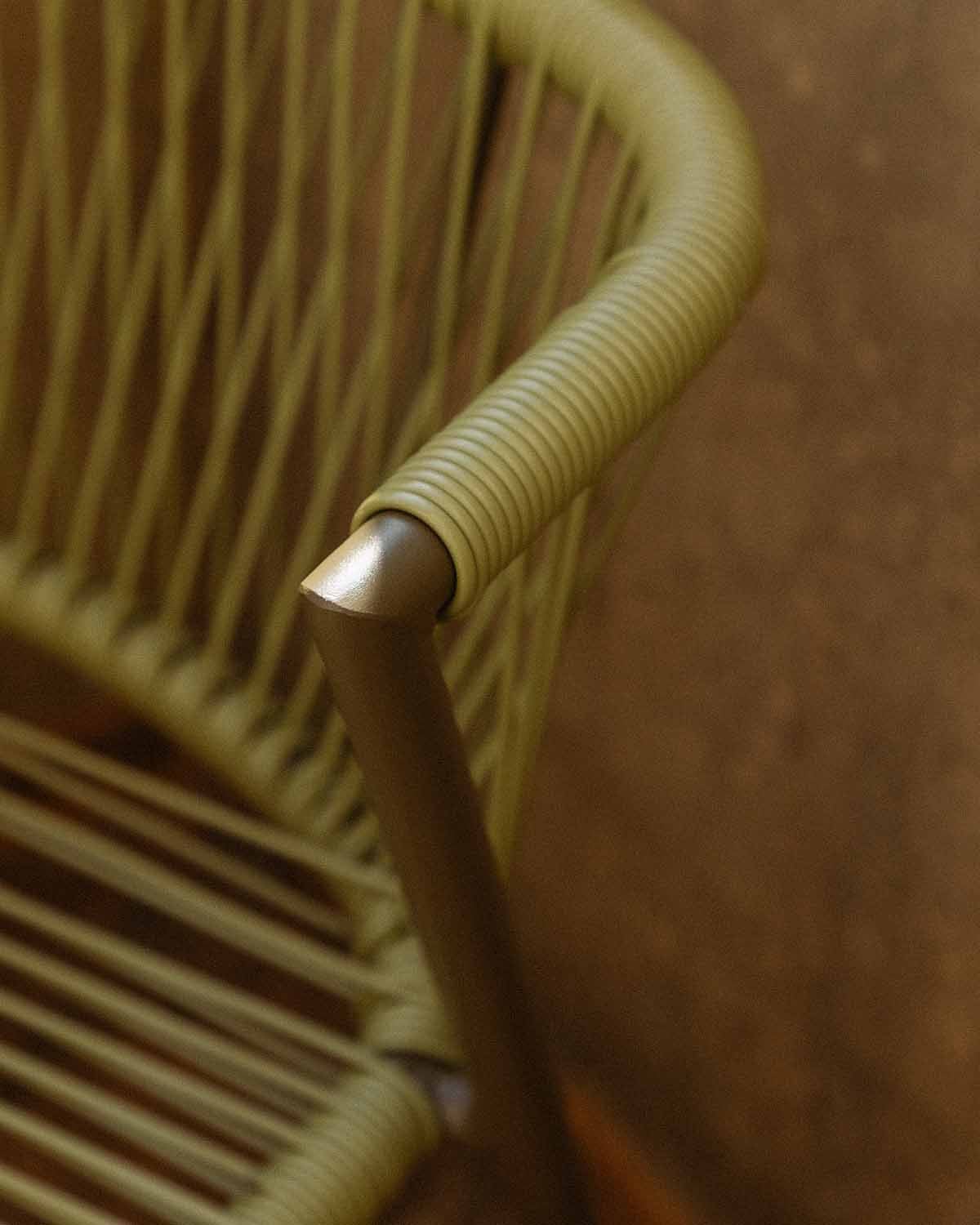 Tavolo Ovale (105x55 cm) e 2 Sedie Impilabili in Metallo e Rattan Sintetico per uso Esterno Paolo, immagine della galleria 6