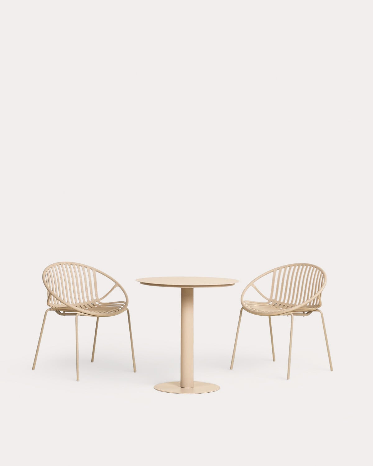 Set Tavolo Rotondo in Metallo Banon (Ø70 cm) e 2 Sedie da Esterno Anier in Polipropilene, immagine della galleria 1