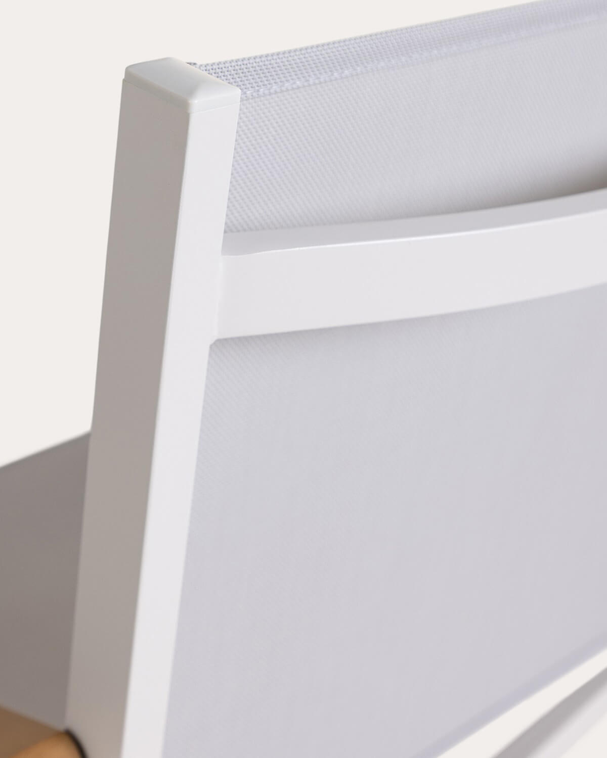 Set Tavolo Alto da Esterno (130x70 cm) e 4 Sgabelli Alti in Alluminio Korce, immagine della galleria 6