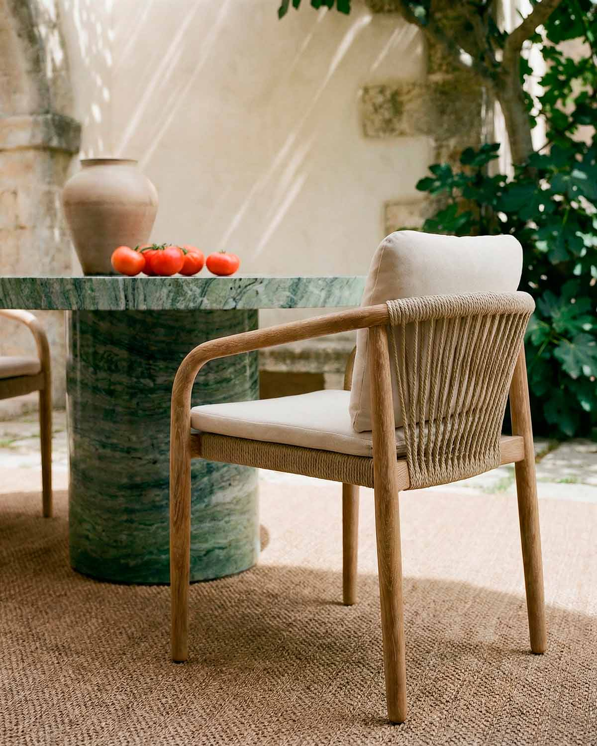 Sedia da Esterno in Legno di Acacia con Cuscino Loli, immagine della galleria 3