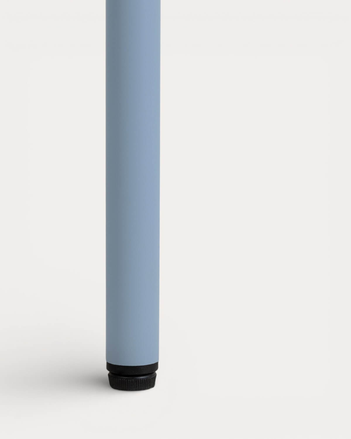 Set da Esterno composto da Tavolo Rettangolare (130x80 cm) e 2 Panchine in Metallo Tavo, immagine della galleria 9