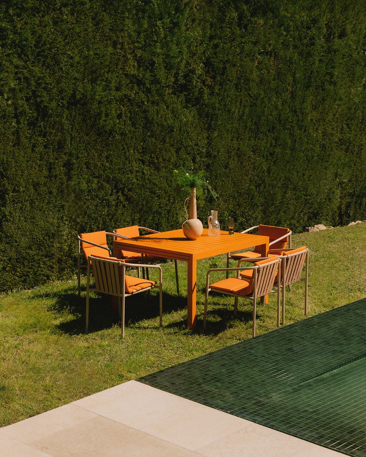 Set Tavolo Rettangolare Allungabile (135-265x100 cm) Seila e 6 Sedie da Esterno in Alluminio con Braccioli Vinke, immagine della galleria 2