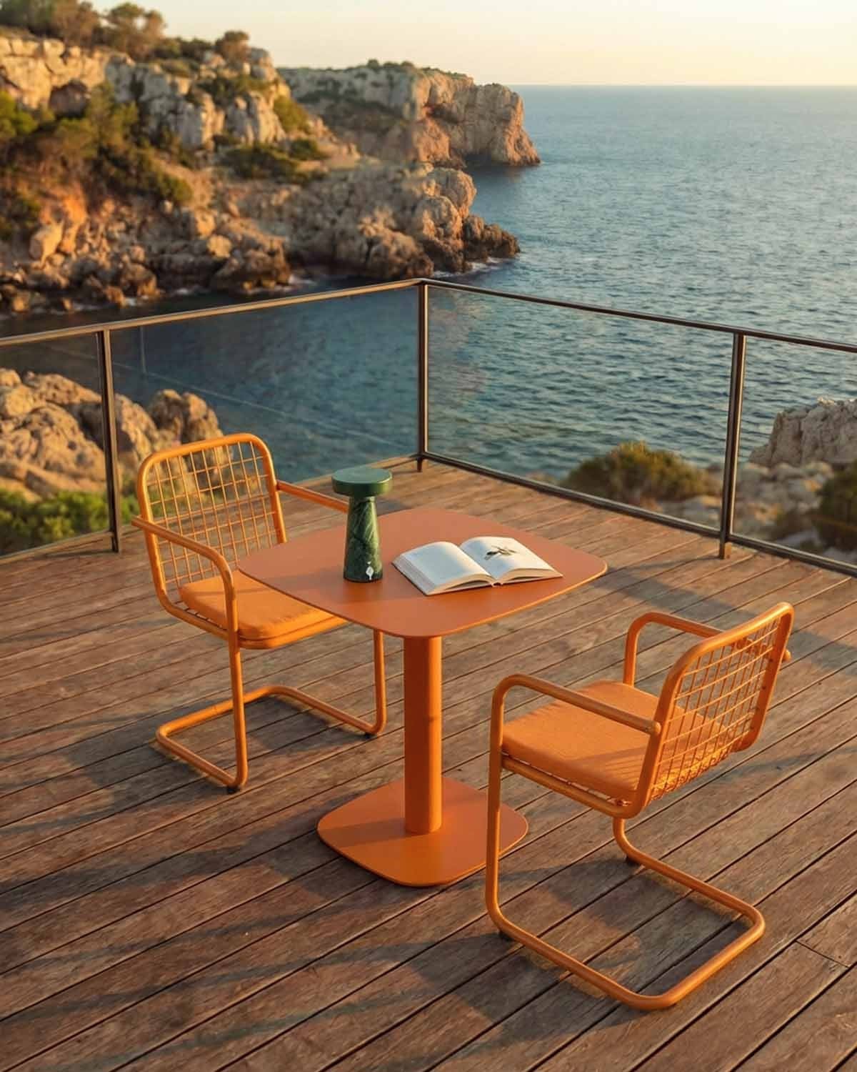 Set Tavolo Quadrato (70x70 cm) Zoilo e 2 Sedie da Esterno in Metallo con Braccioli Biaritz, immagine della galleria 2