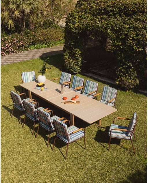 Set Tavolo Rettangolare Estensibile in Legno Ubel (225-330x100 cm) e 10 Sedie da Esterno con Braccioli in Metallo Edimbra