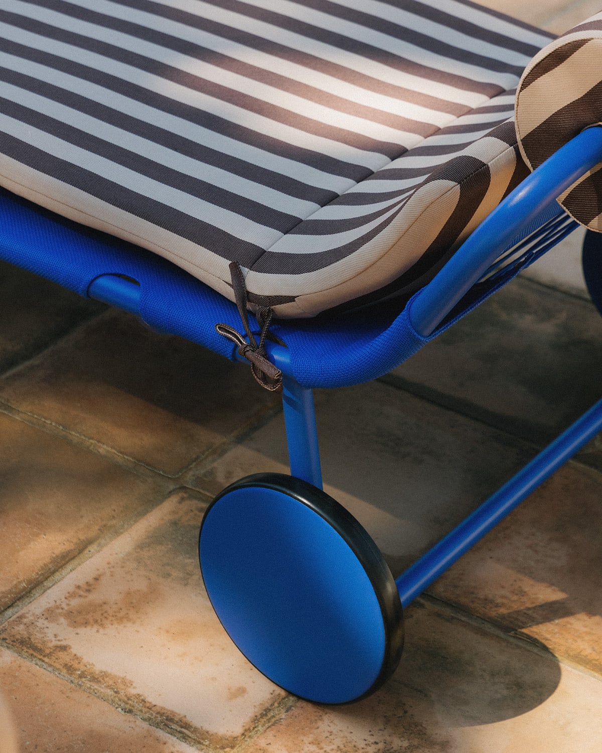 Pack da 2 Lettini Prendisole con Ruote in Alluminio e Tessuto Mitha, immagine della galleria 6