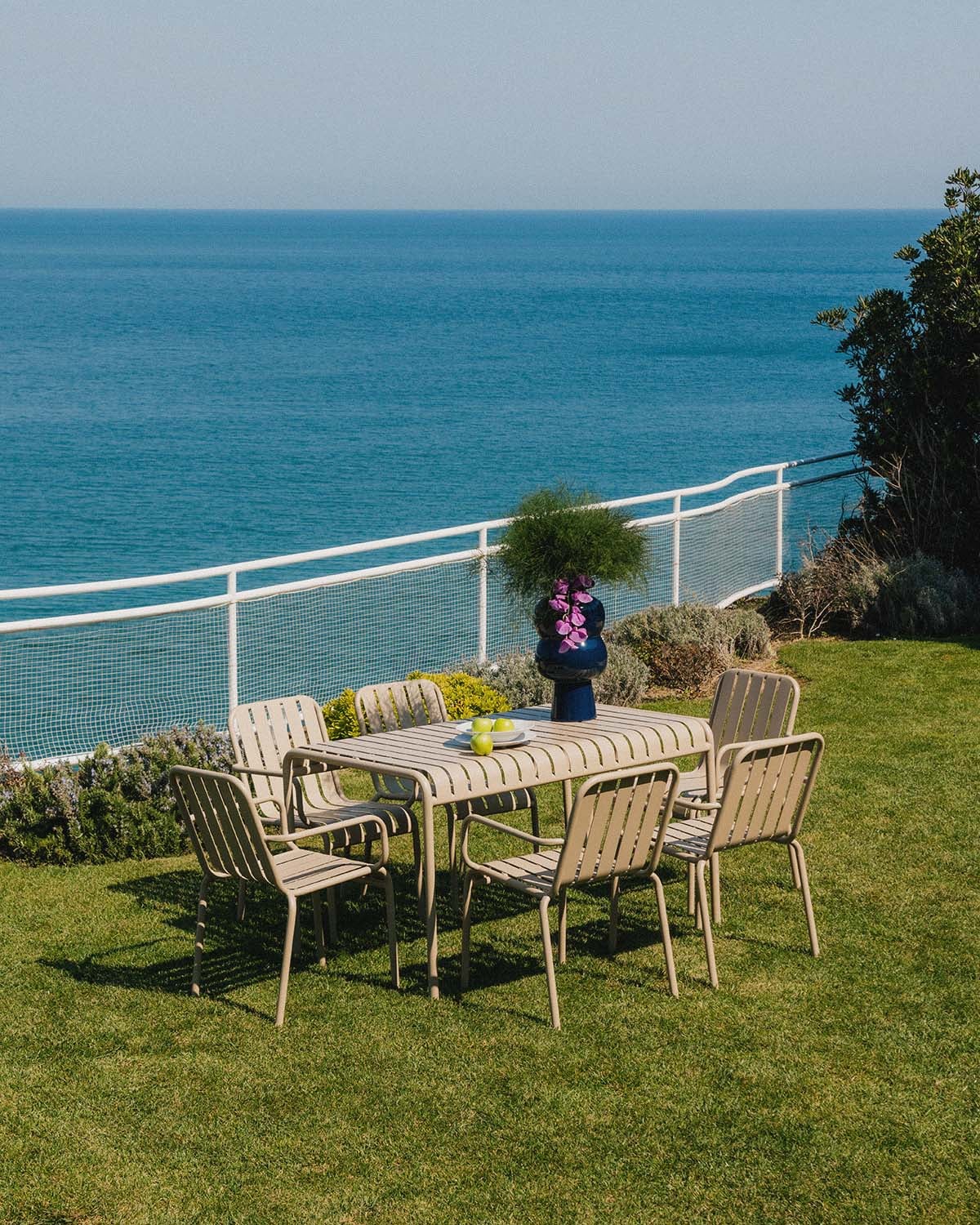 Set Tavolo Rettangolare (130x80 cm) e 6 Sedie con Braccioli in Metallo Tavo, immagine della galleria 2