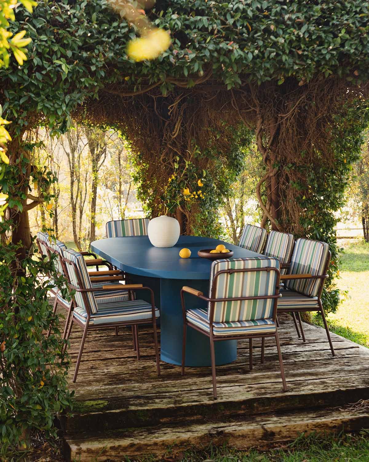Set Tavolo Estensibile Beca (Ø120-240x120 cm) e 8 Poltrone da Esterno in Metallo Edimbra, immagine della galleria 2